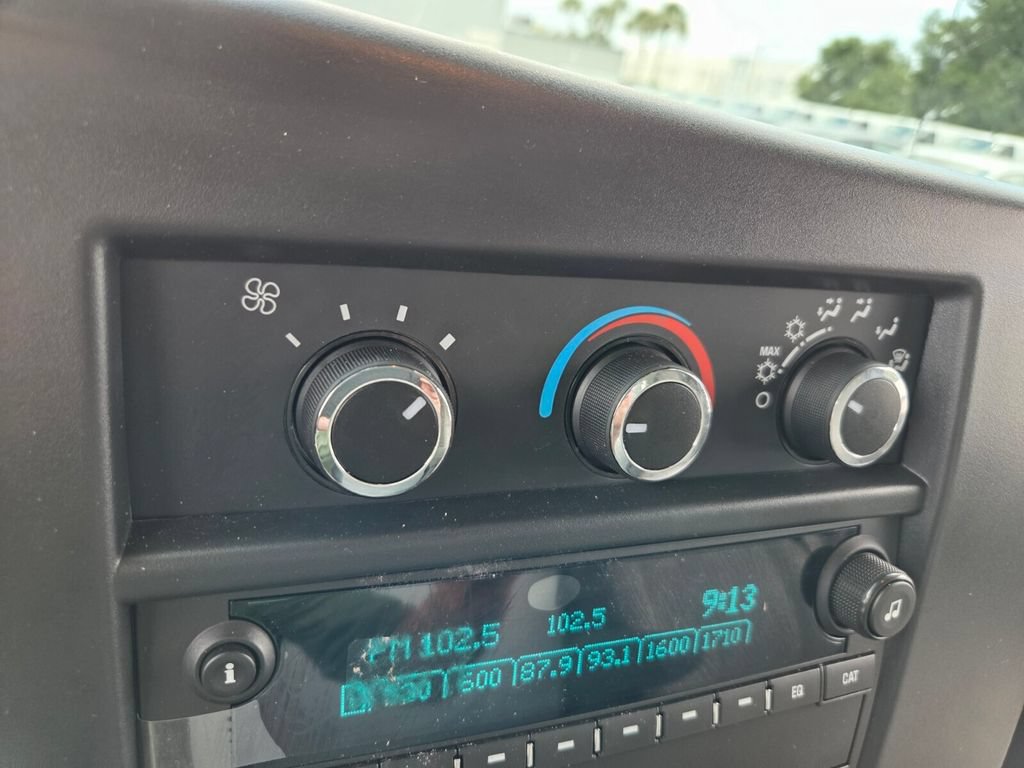 New 2026 Chevrolet Express 3500 RWD image 9