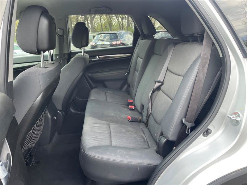 Used 2012 Kia Sorento LX w/ Third Row Pkg FWD image 11