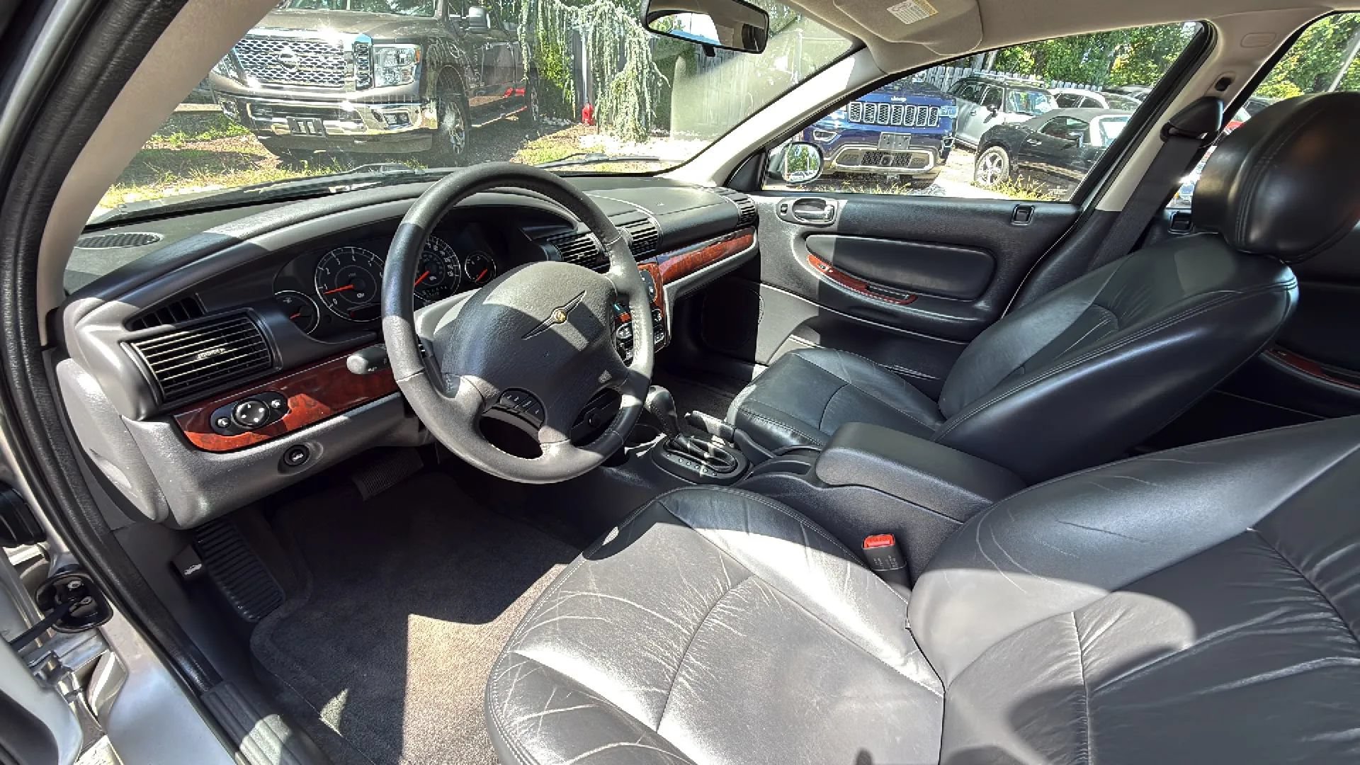 Used 2002 Chrysler Sebring LXi w/ Security Group FWD image 21