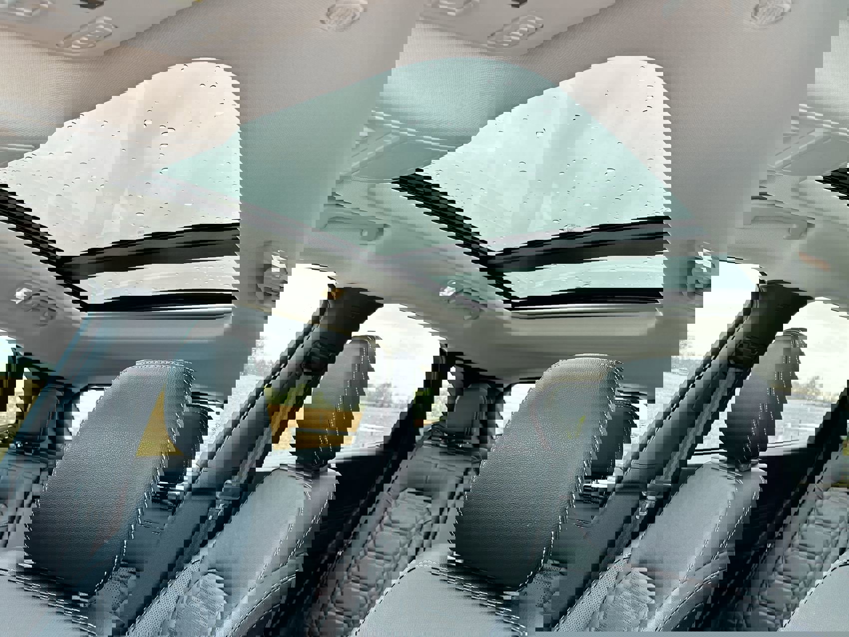 Used 2024 Ford Escape Platinum w/ Premium Technology Package image 21