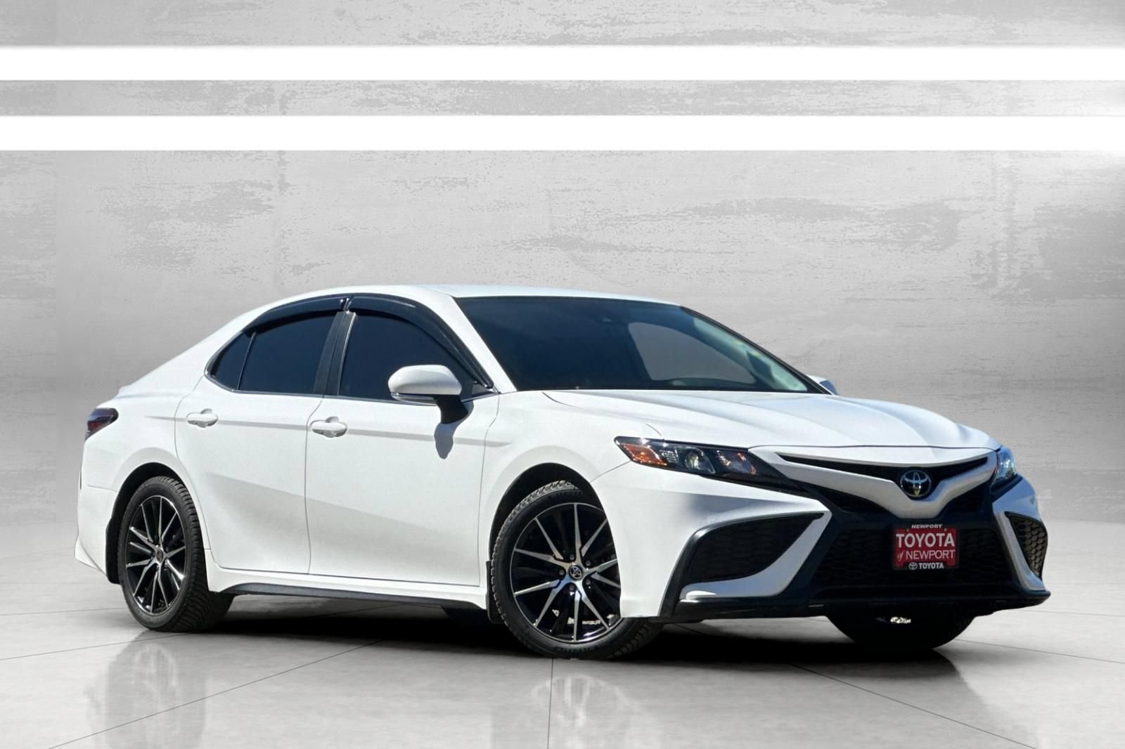 Certified 2022 Toyota Camry SE FWD image 2