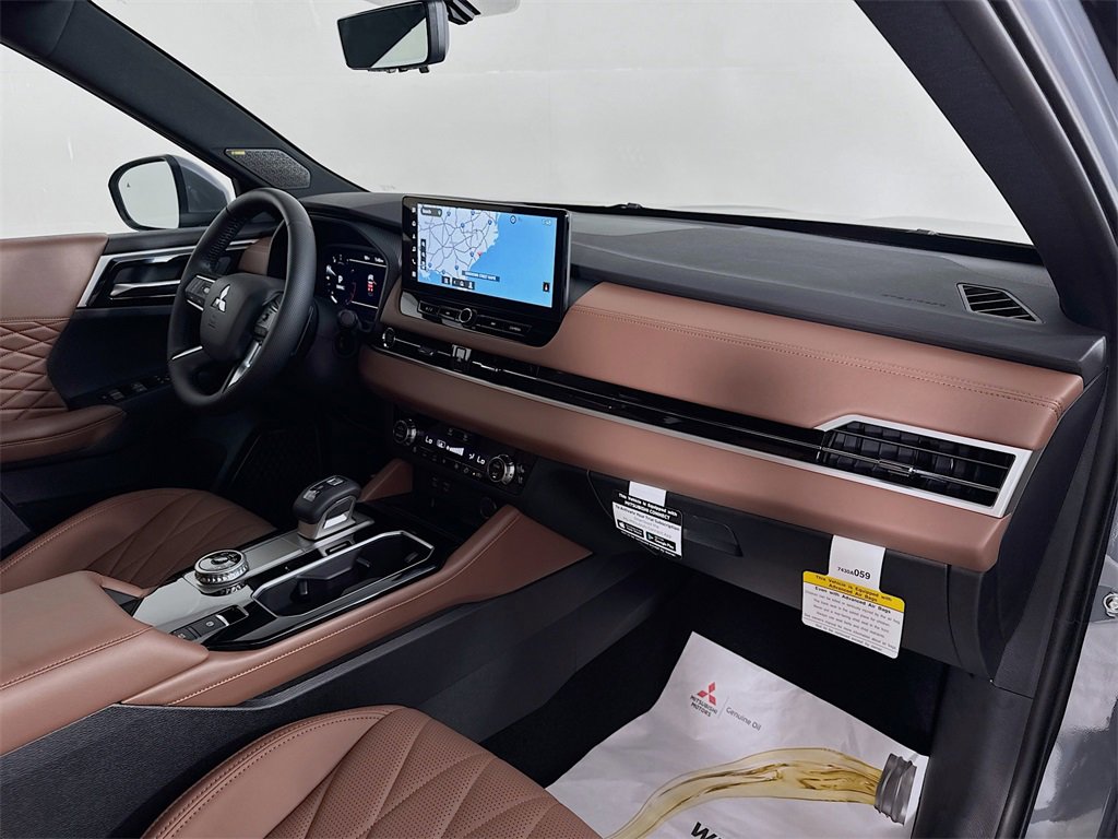 New 2025 Mitsubishi Outlander SEL image 31