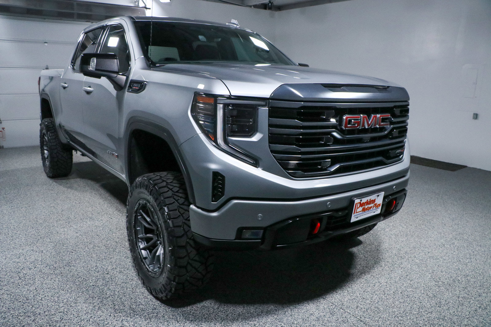 Used 2024 GMC Sierra 1500 AT4 w/ Technology Package image 6