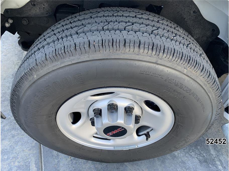 Used 2024 GMC Savana 2500 w/ Driver Convenience Package image 21