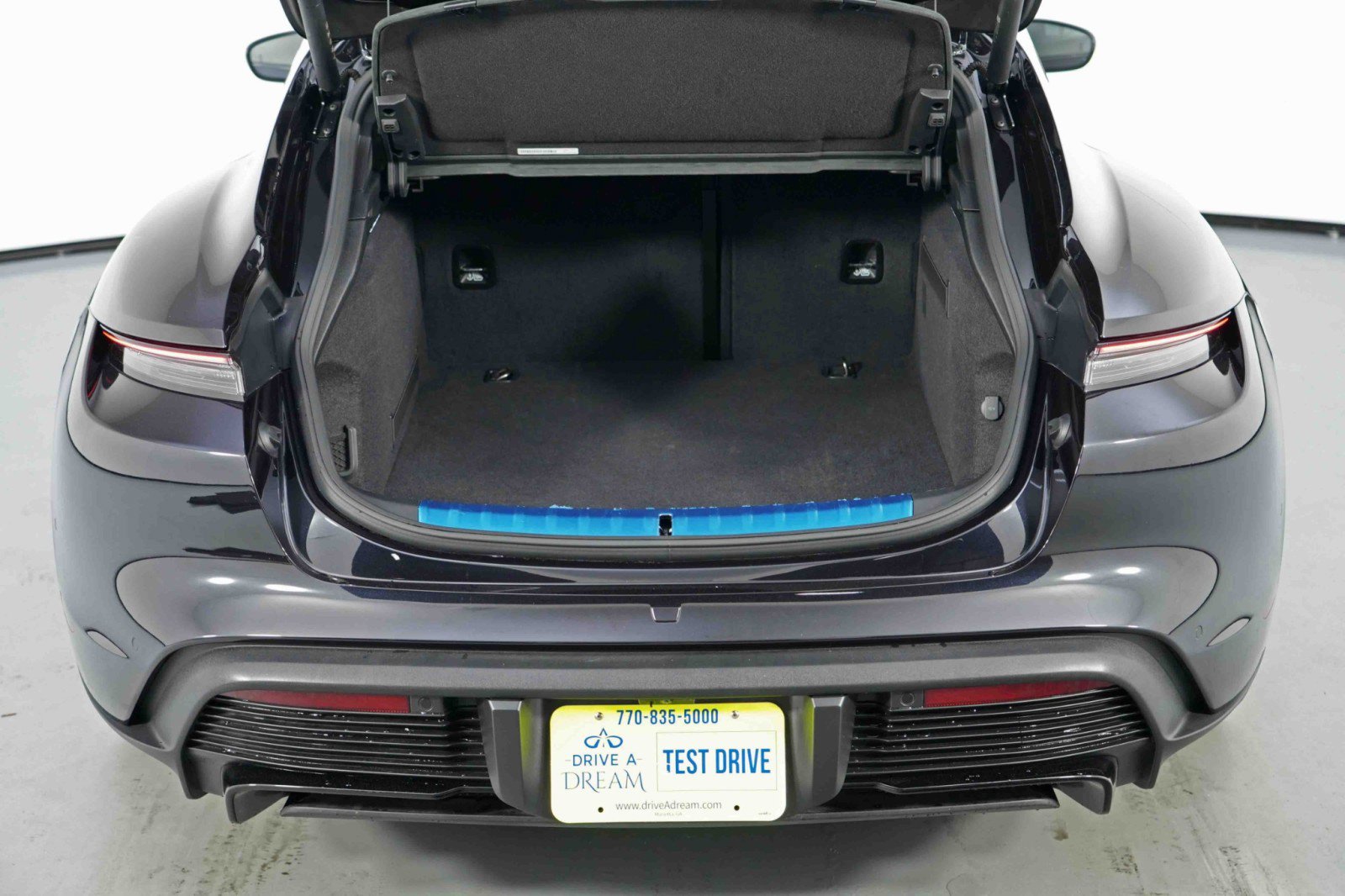 Used 2023 Porsche Taycan GTS AWD/4WD image 10