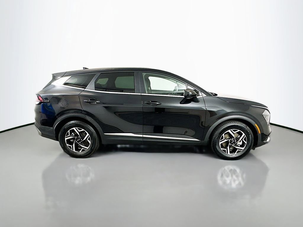 Used 2024 Kia Sportage LX image 4