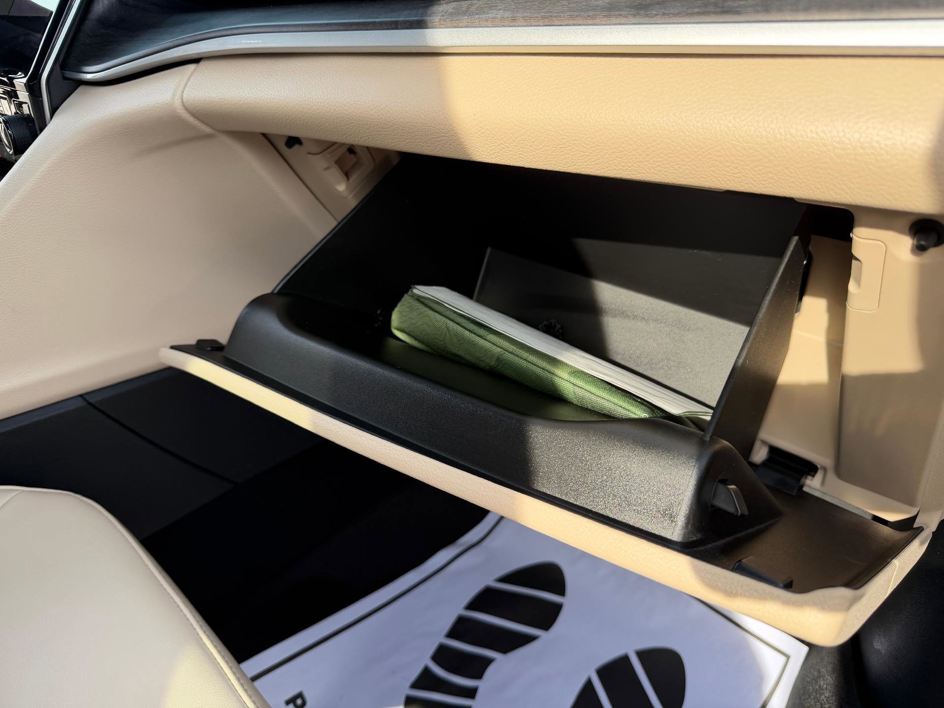 Used 2024 Jeep Grand Cherokee Limited image 32