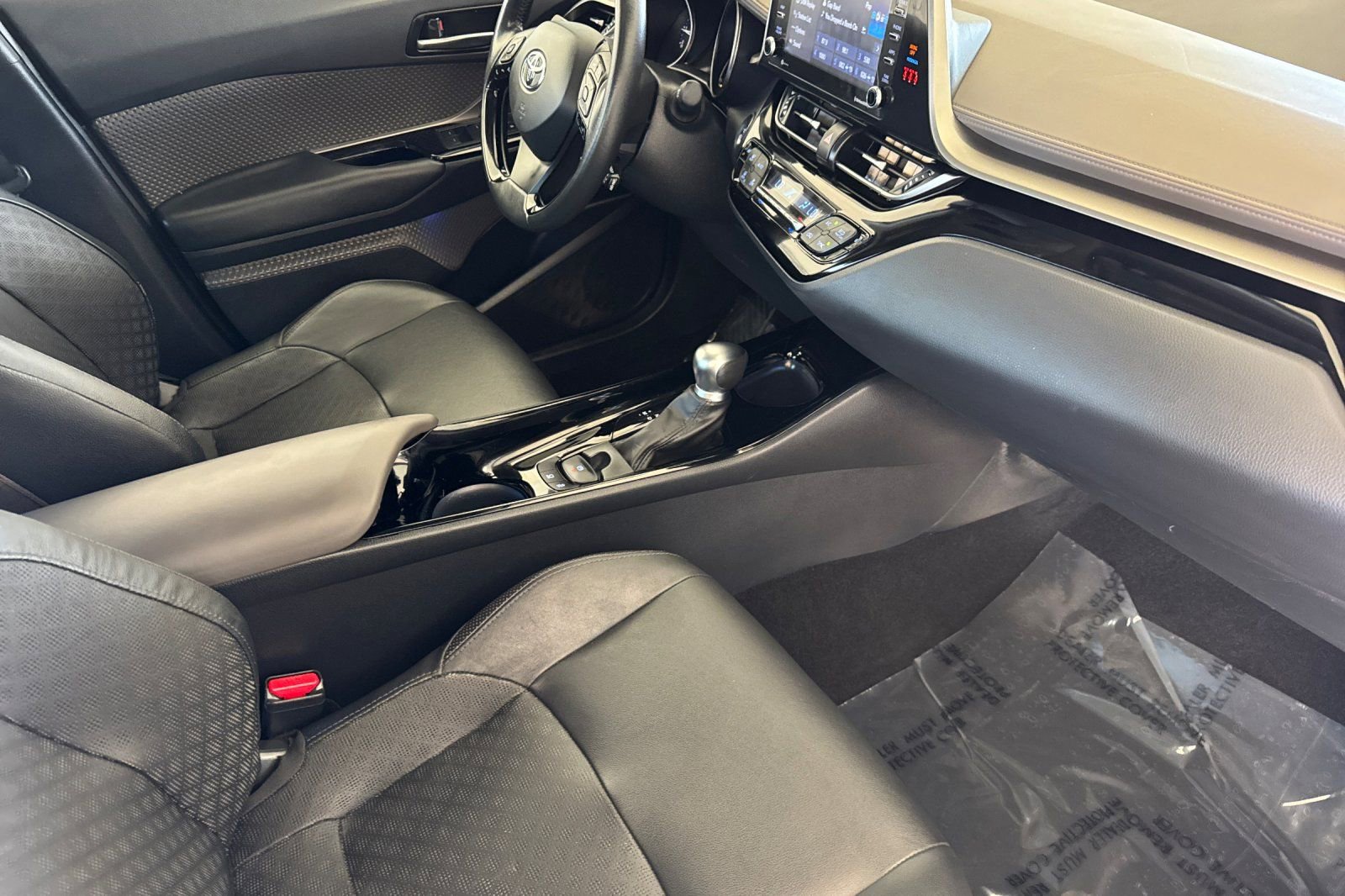 Used 2022 Toyota C-HR Limited FWD image 16