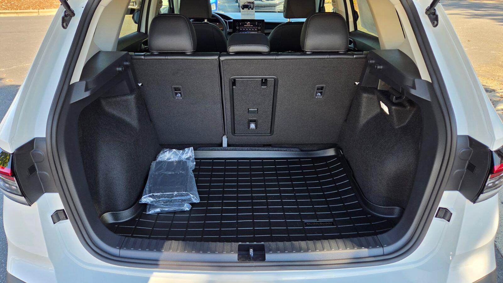 New 2027 Volkswagen Taos SE FWD image 56