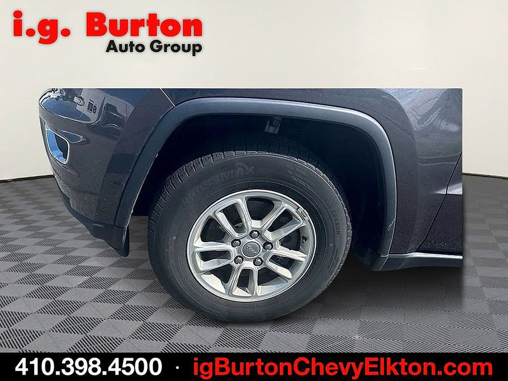 Used 2019 Jeep Grand Cherokee Laredo AWD/4WD image 4