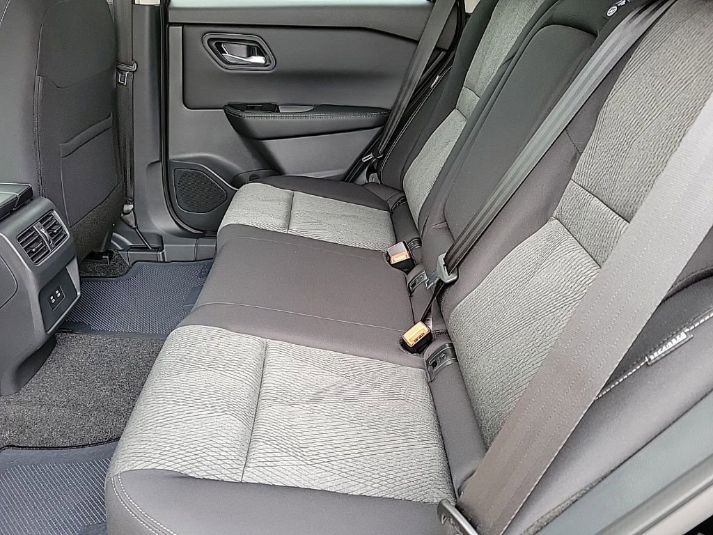 New 2026 Nissan Rogue SV w/ Cold Weather Package AWD/4WD image 24