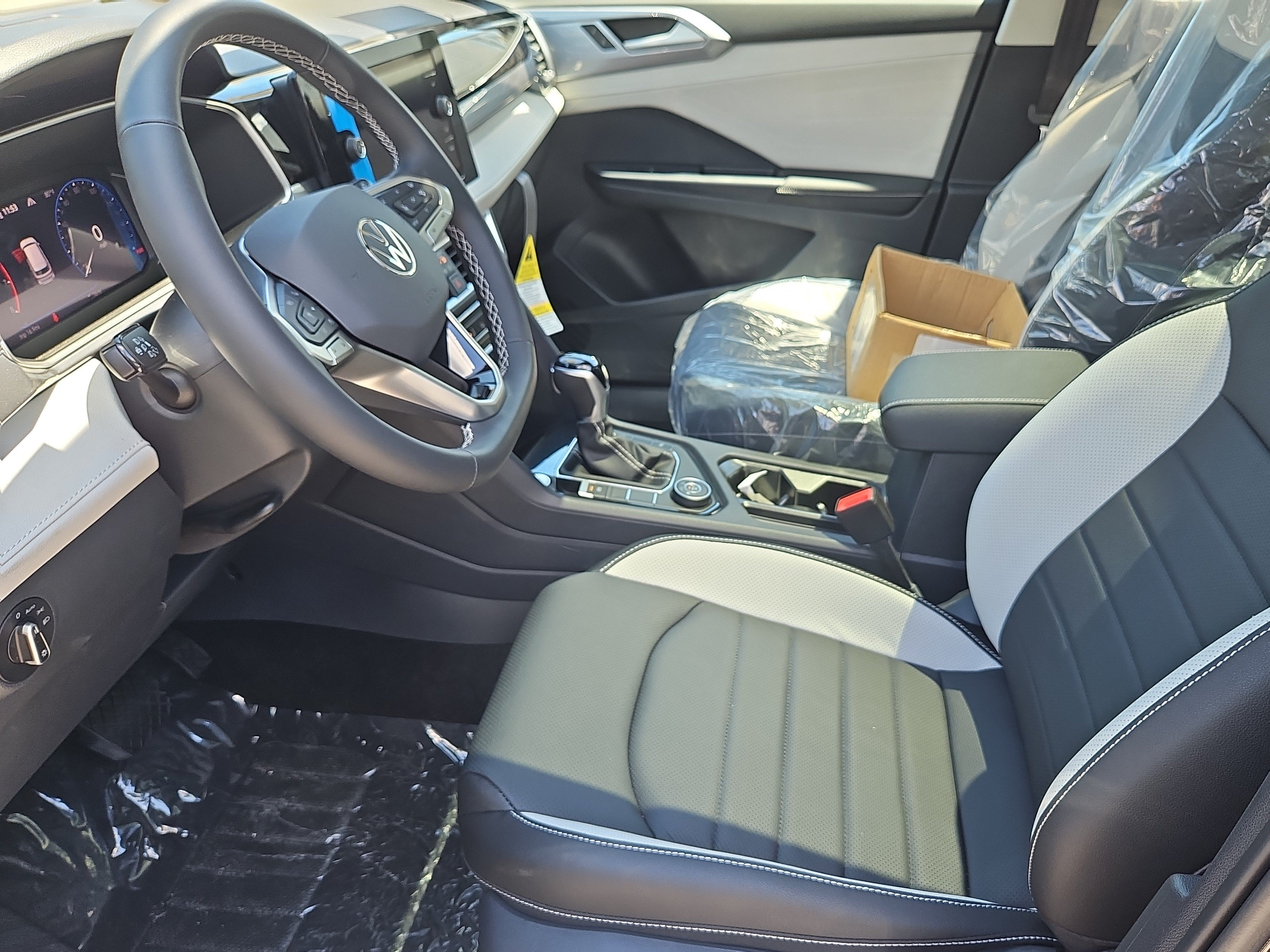 New 2026 Volkswagen Taos SEL AWD/4WD image 16