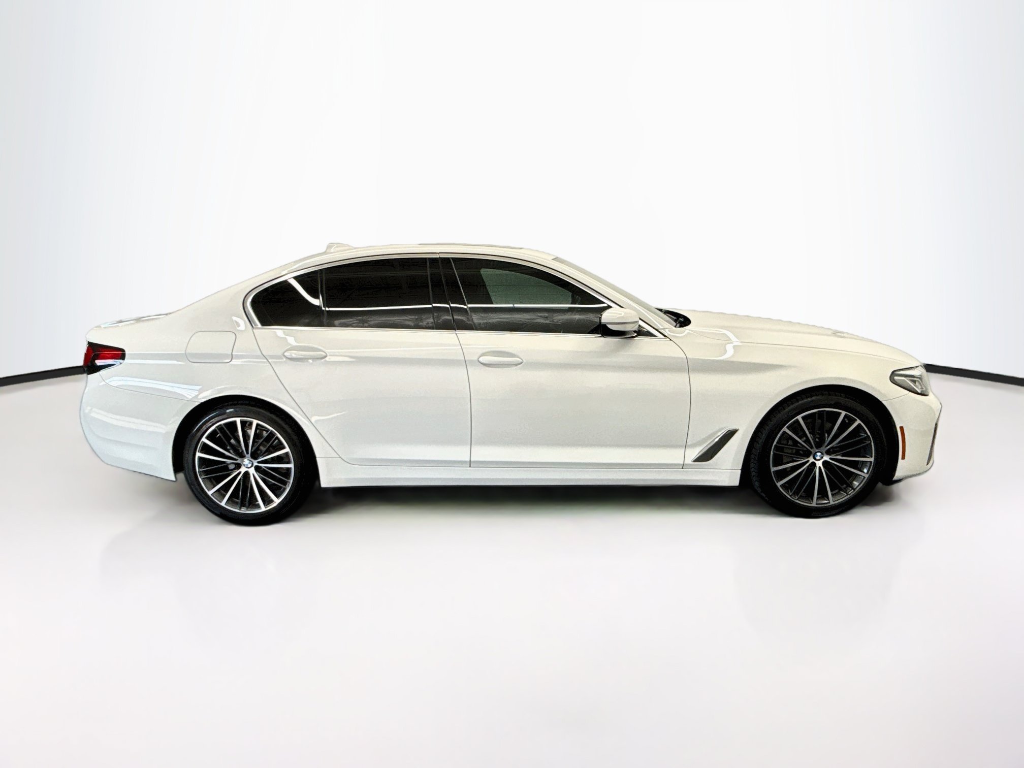 Used 2022 BMW 530i w/ Convenience Package RWD image 10