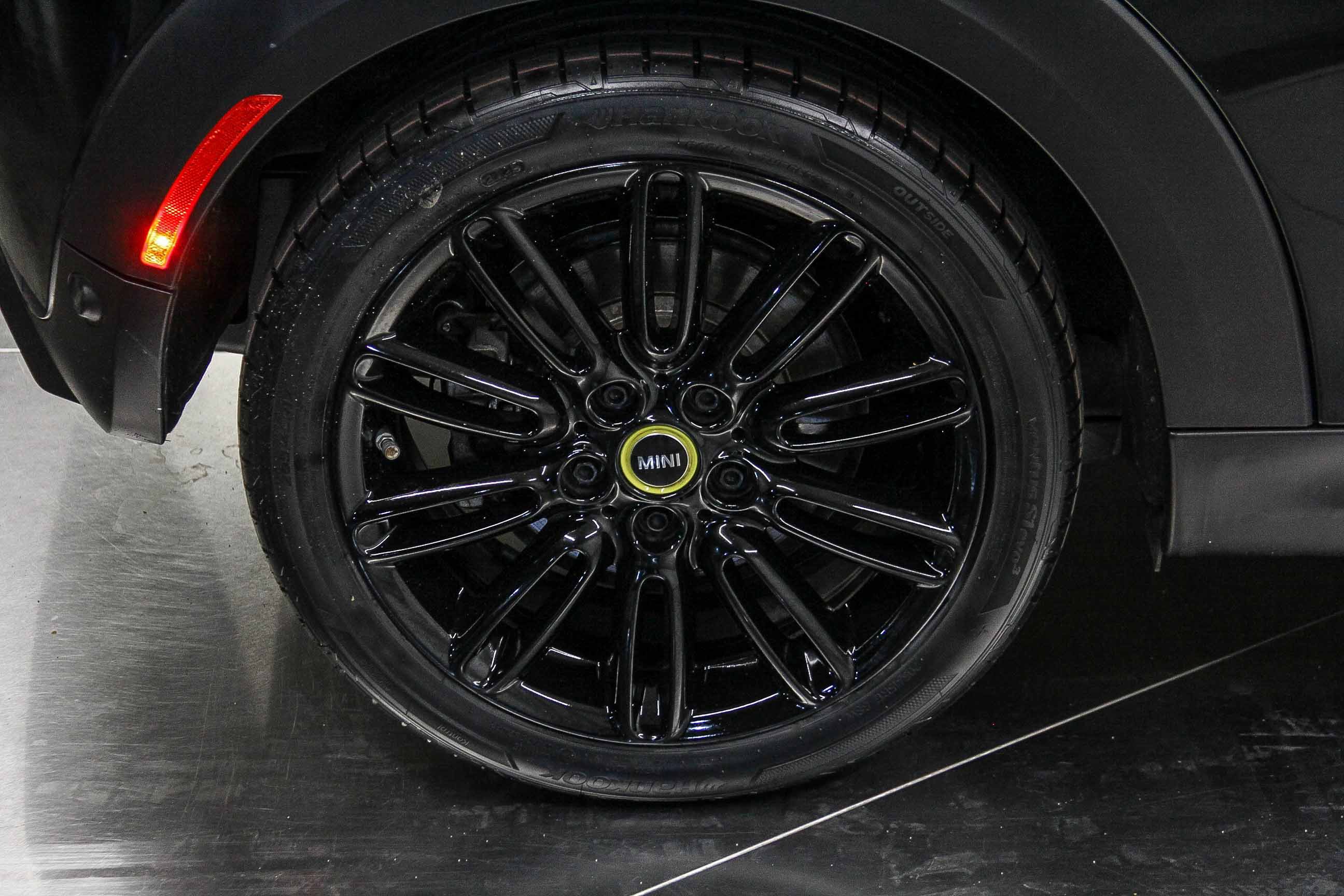 Used 2024 MINI Cooper SE FWD image 8