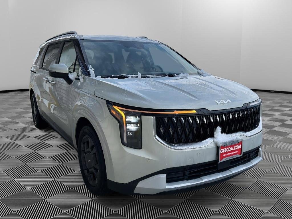 New 2026 Kia Carnival EX FWD image 3