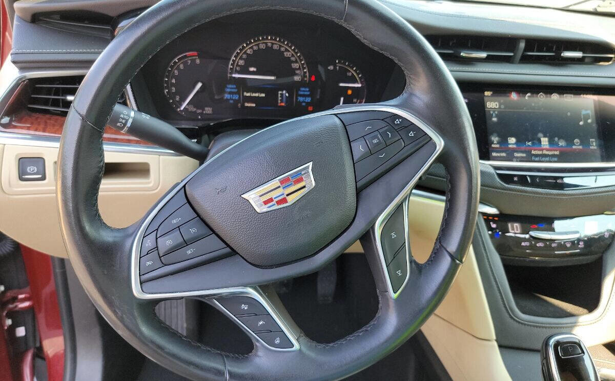 Used 2017 Cadillac XT5 Premium Luxury image 10