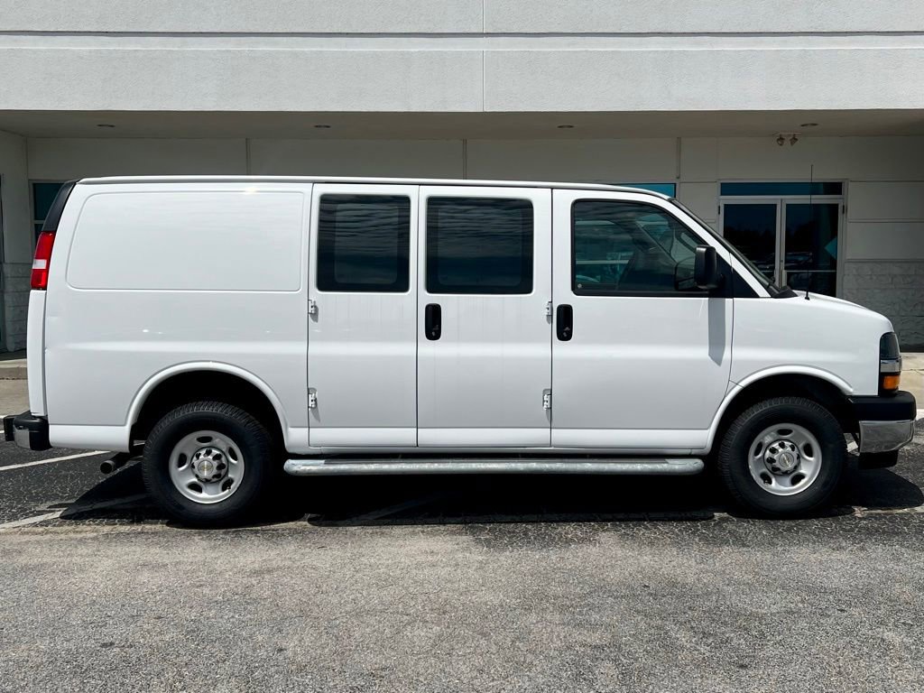 Used 2024 Chevrolet Express 2500 w/ Driver Convenience Package RWD image 11