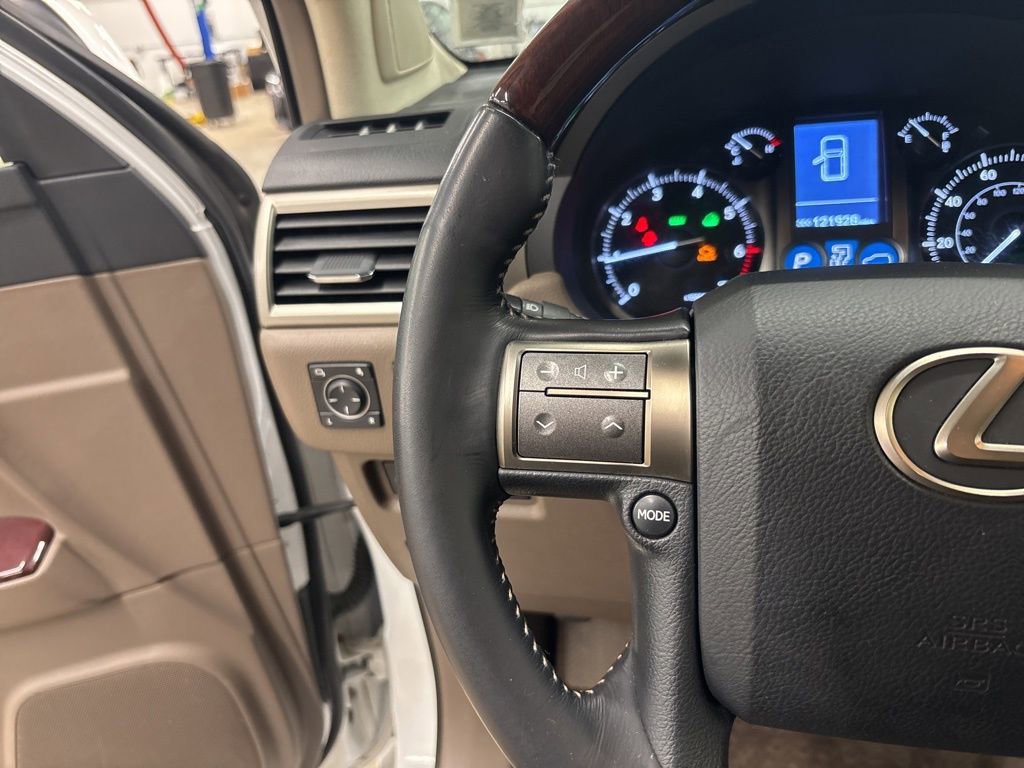 Used 2015 Lexus GX 460 w/ Premium Package image 21