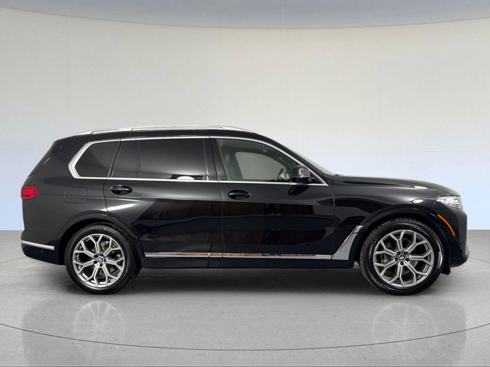 Used 2021 BMW X7 xDrive40i w/ Premium Package image 9