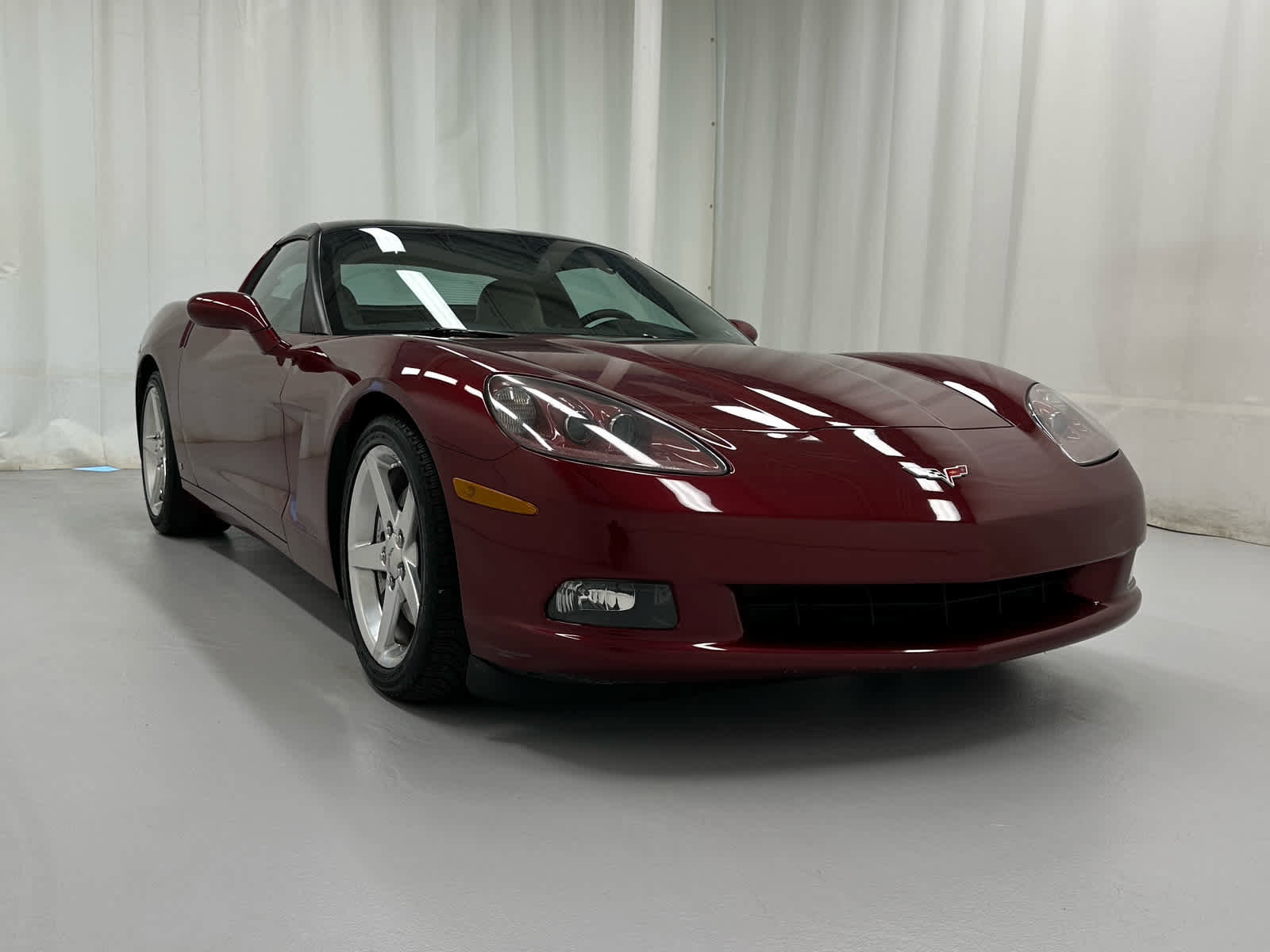 Used 2006 Chevrolet Corvette Coupe w/ Preferred Equipment Group RWD image 1