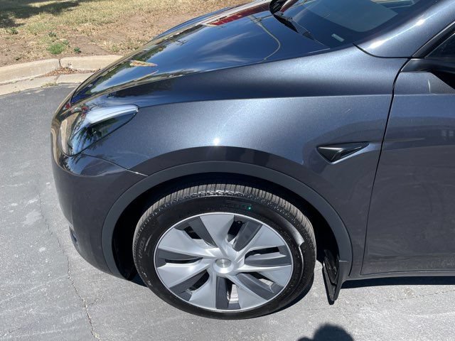 Used 2024 Tesla Model Y Long Range AWD/4WD image 24