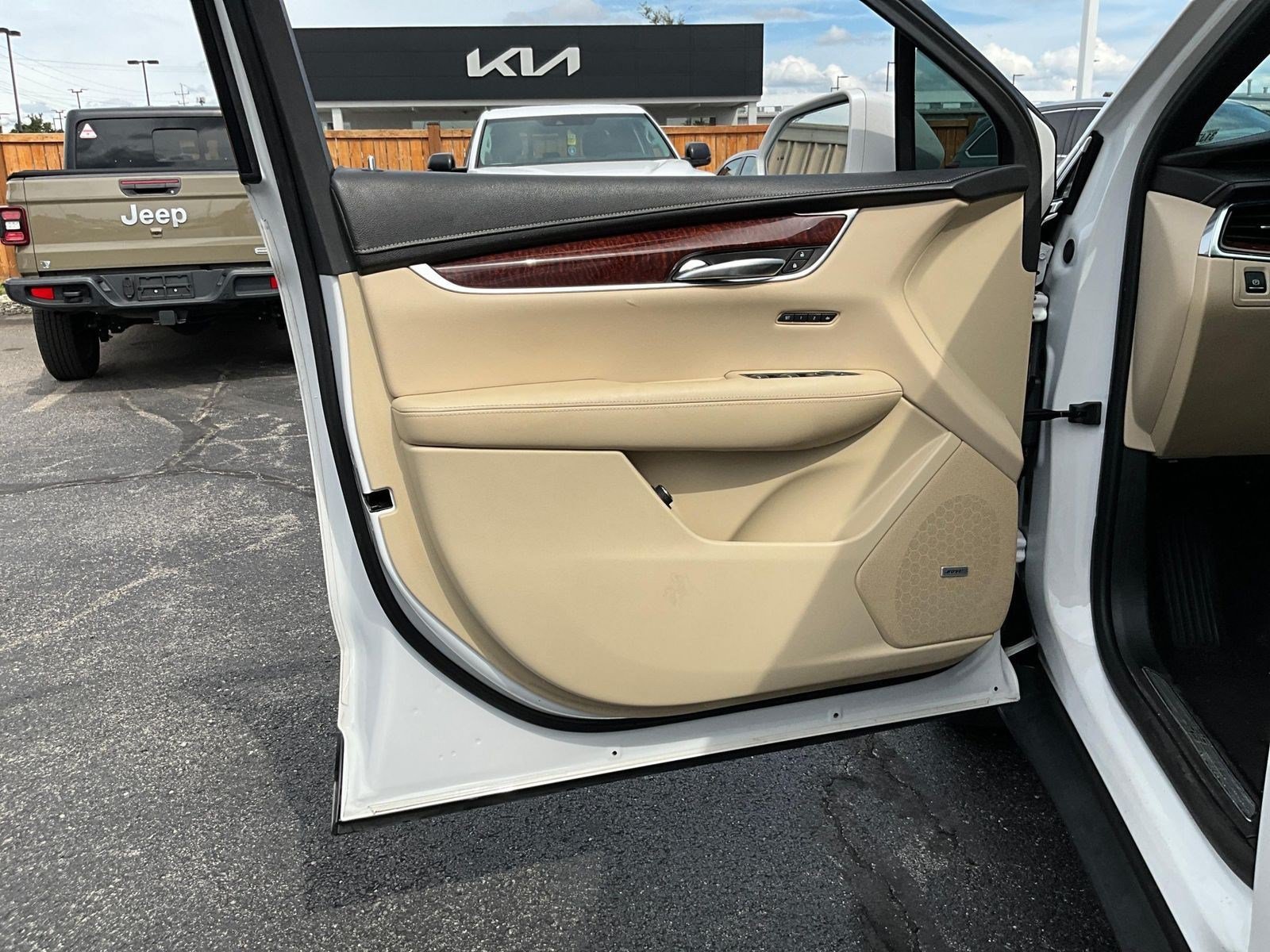 Used 2018 Cadillac XT5 Luxury FWD image 18
