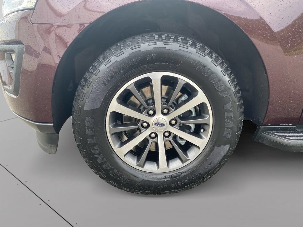 Certified 2020 Ford Expedition XLT w/ Equipment Group 201A AWD/4WD image 9