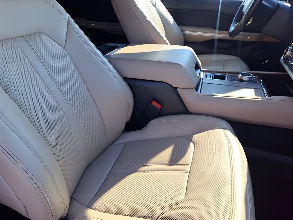 Used 2024 Ford Expedition Max Limited image 19