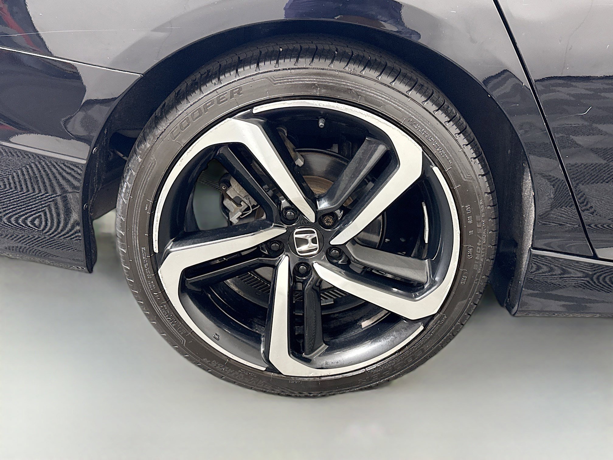 Used 2018 Honda Accord Sport image 33