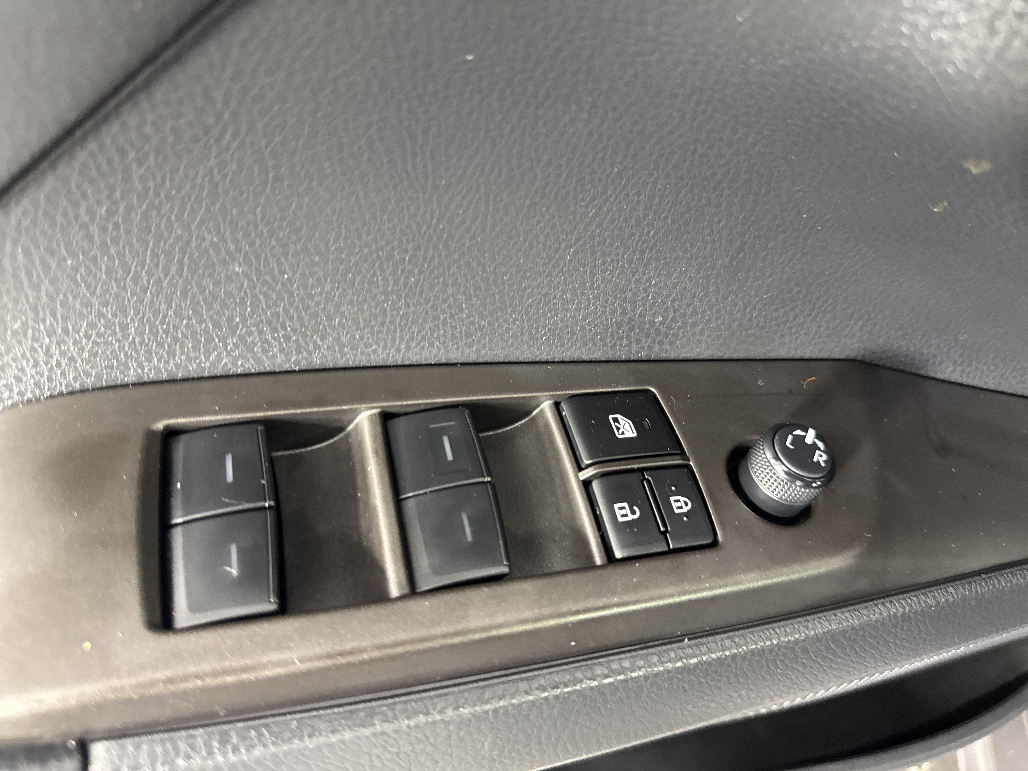 Used 2023 Toyota Camry SE w/ Audio Upgrade Package FWD image 23