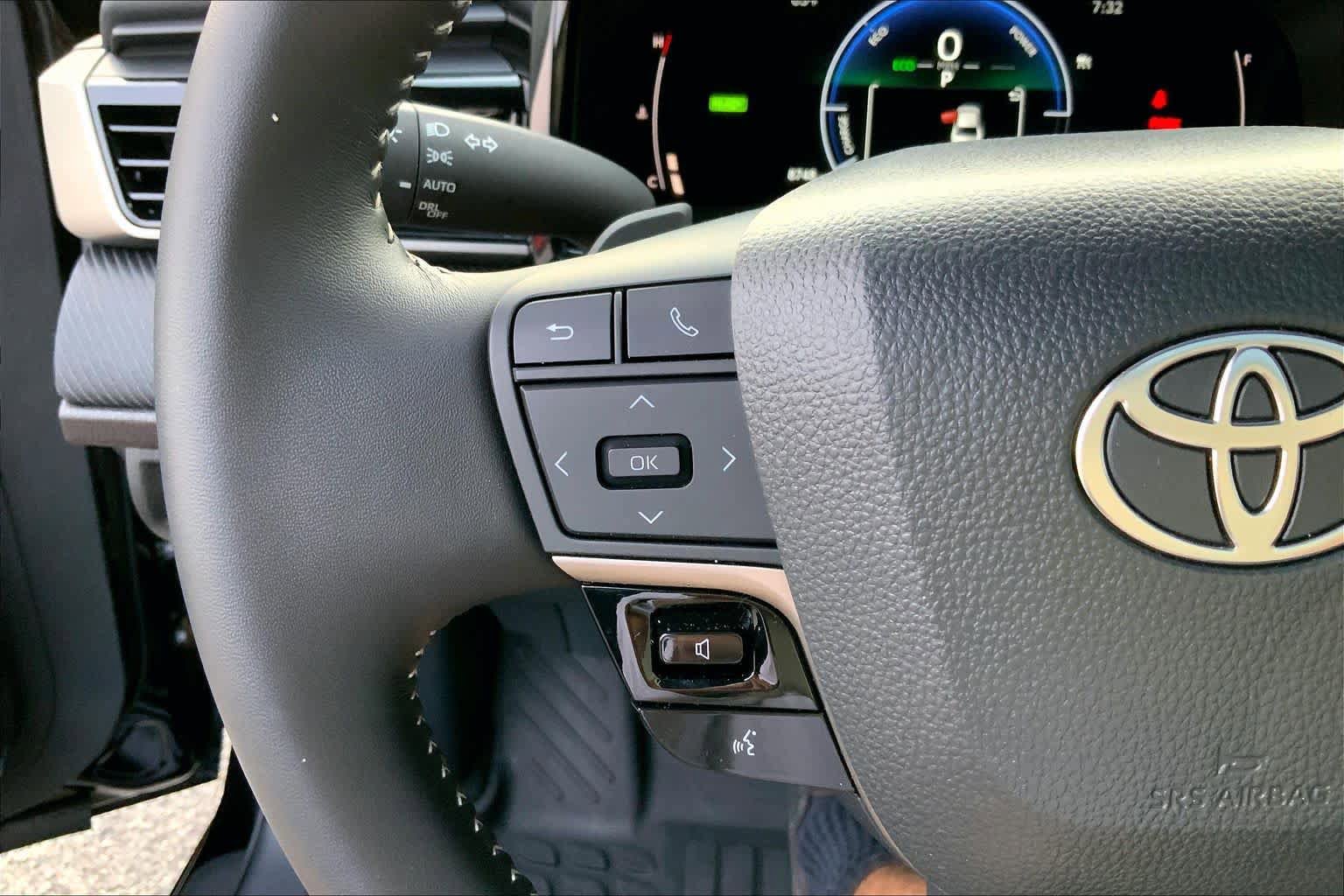 Used 2025 Toyota Camry SE w/ Multimedia Upgrade Package FWD image 23