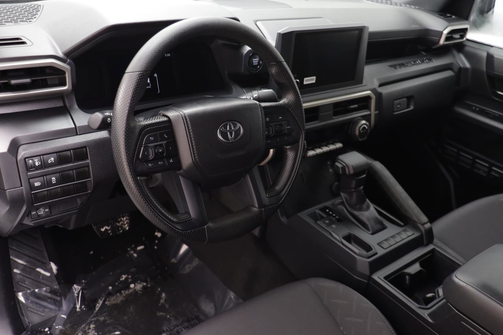 Used 2025 Toyota Tacoma SR image 6