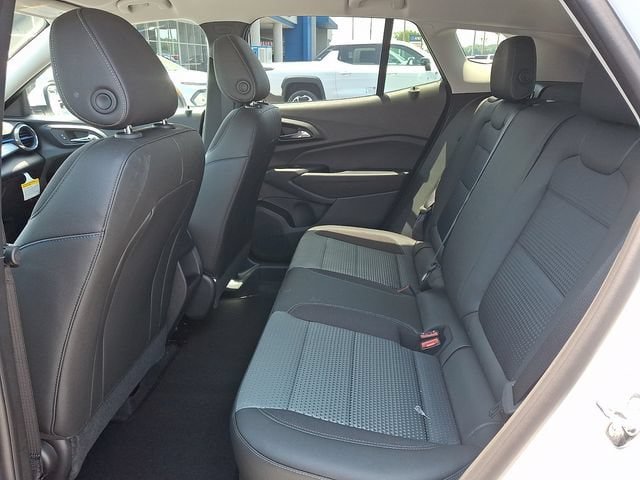 New 2026 Chevrolet Trax LT w/ LT Convenience Package FWD image 8