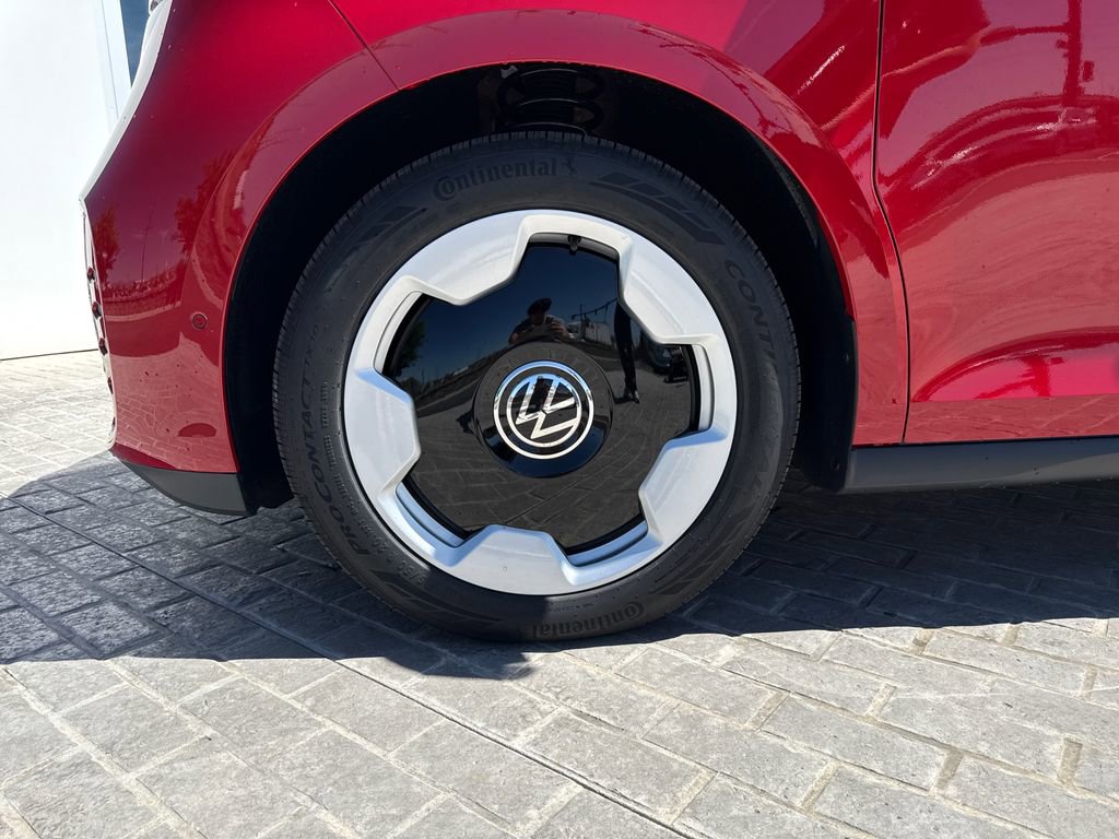 New 2025 Volkswagen ID. Buzz Pro S Plus AWD/4WD image 29