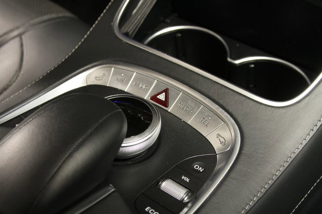 Used 2014 Mercedes-Benz S 63 AMG 4MATIC Sedan w/ Driver Assistance Package image 39