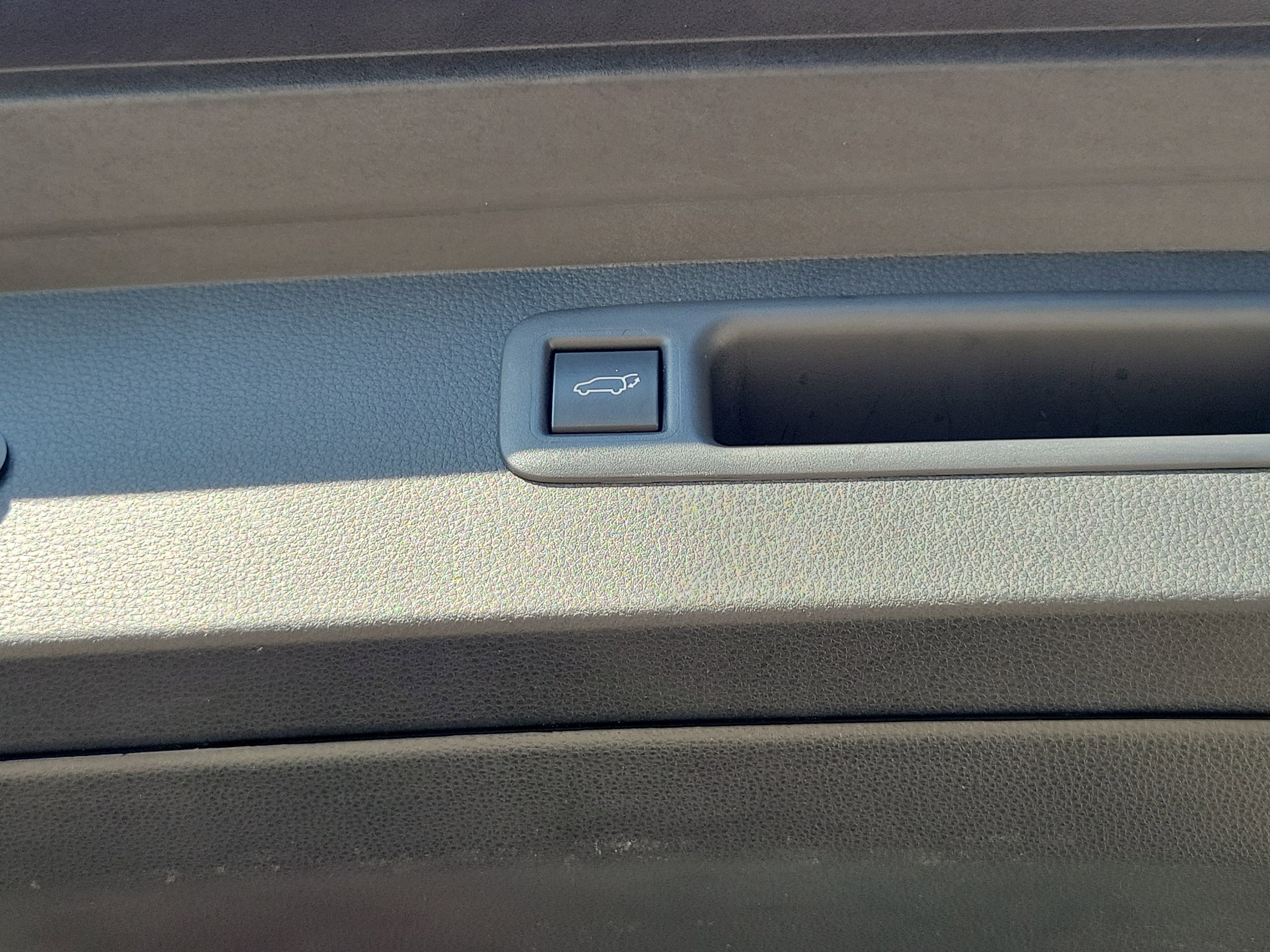 Used 2023 Toyota Highlander XLE FWD image 18