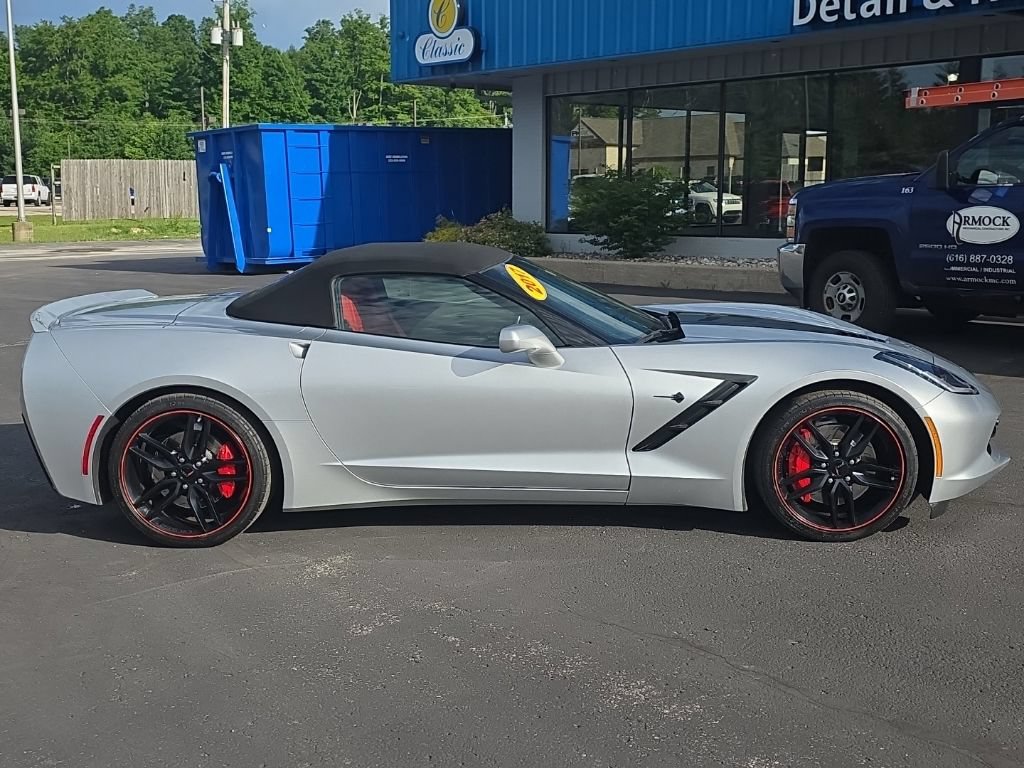 Used 2017 Chevrolet Corvette Stingray Convertible RWD image 7