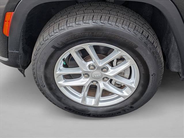 Used 2025 Jeep Grand Cherokee L Laredo RWD image 21