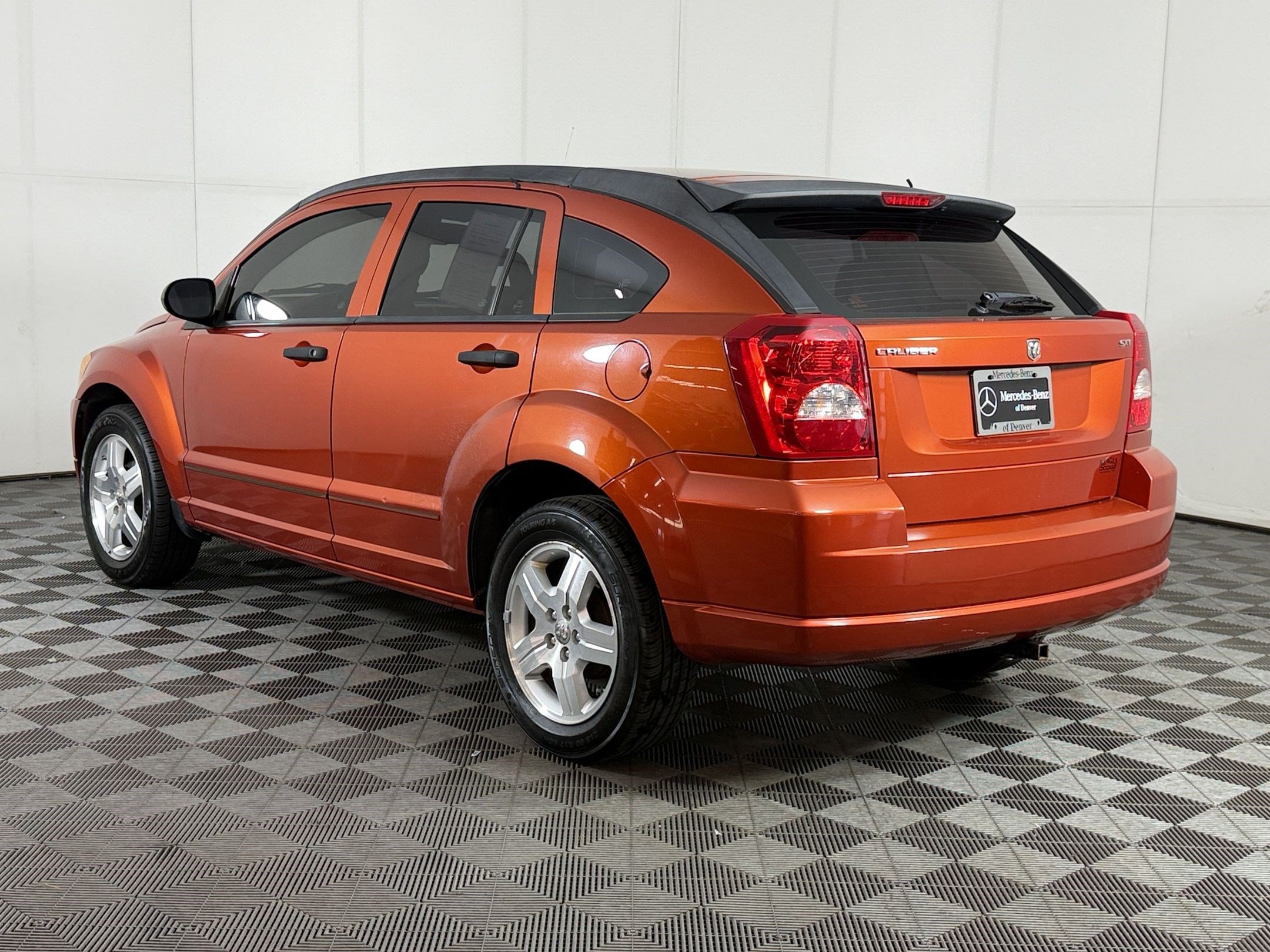 Used 2007 Dodge Caliber SXT w/ Leather Interior Group FWD image 3