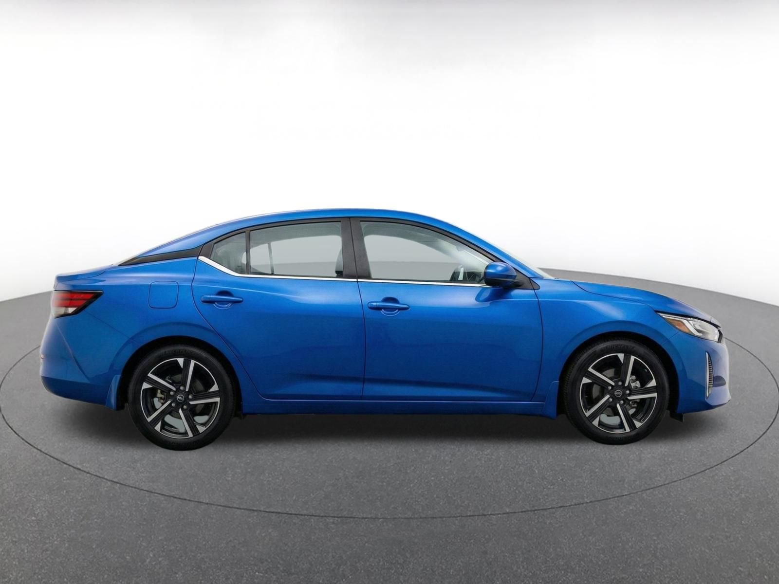 Used 2025 Nissan Sentra SV FWD image 14