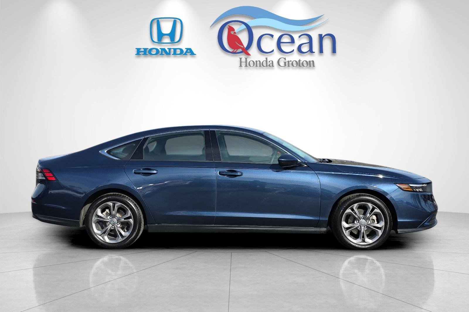 Used 2024 Honda Accord EX image 2