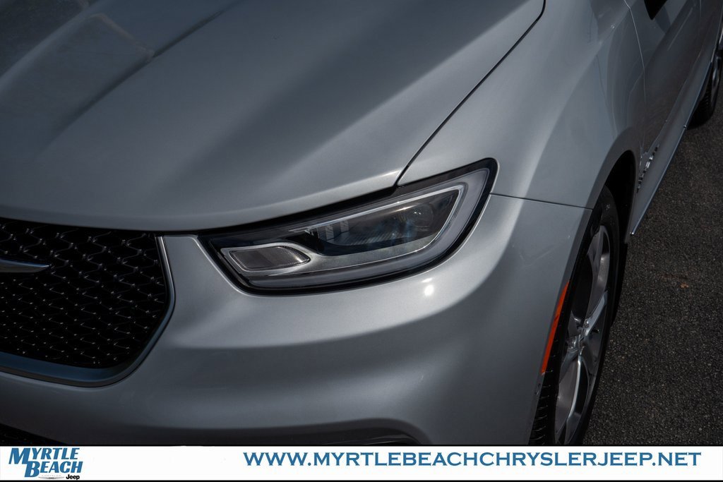 New 2026 Chrysler Pacifica Pinnacle image 10