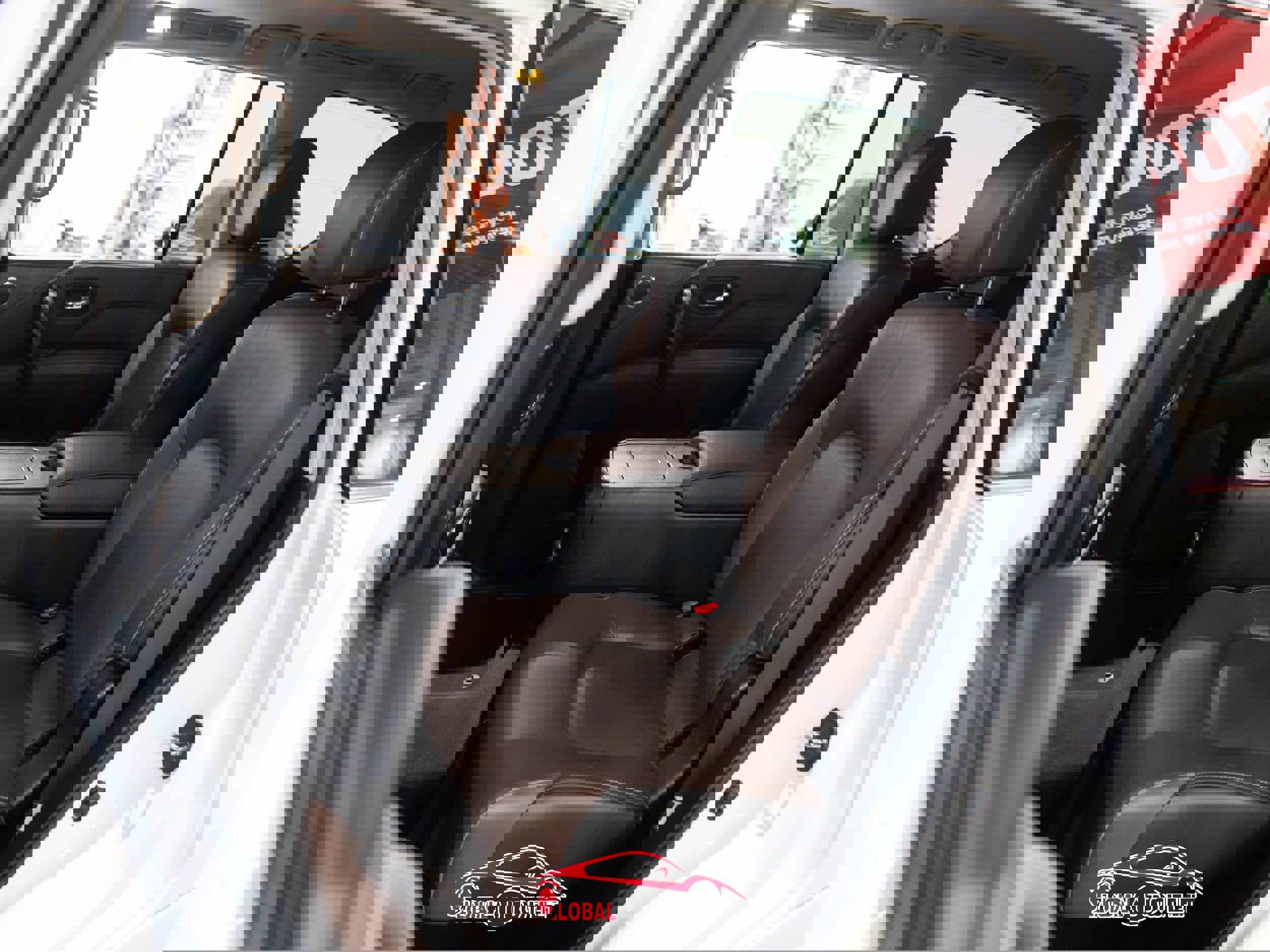 Used 2021 INFINITI QX80 Premium Select w/ All-Season Package image 21