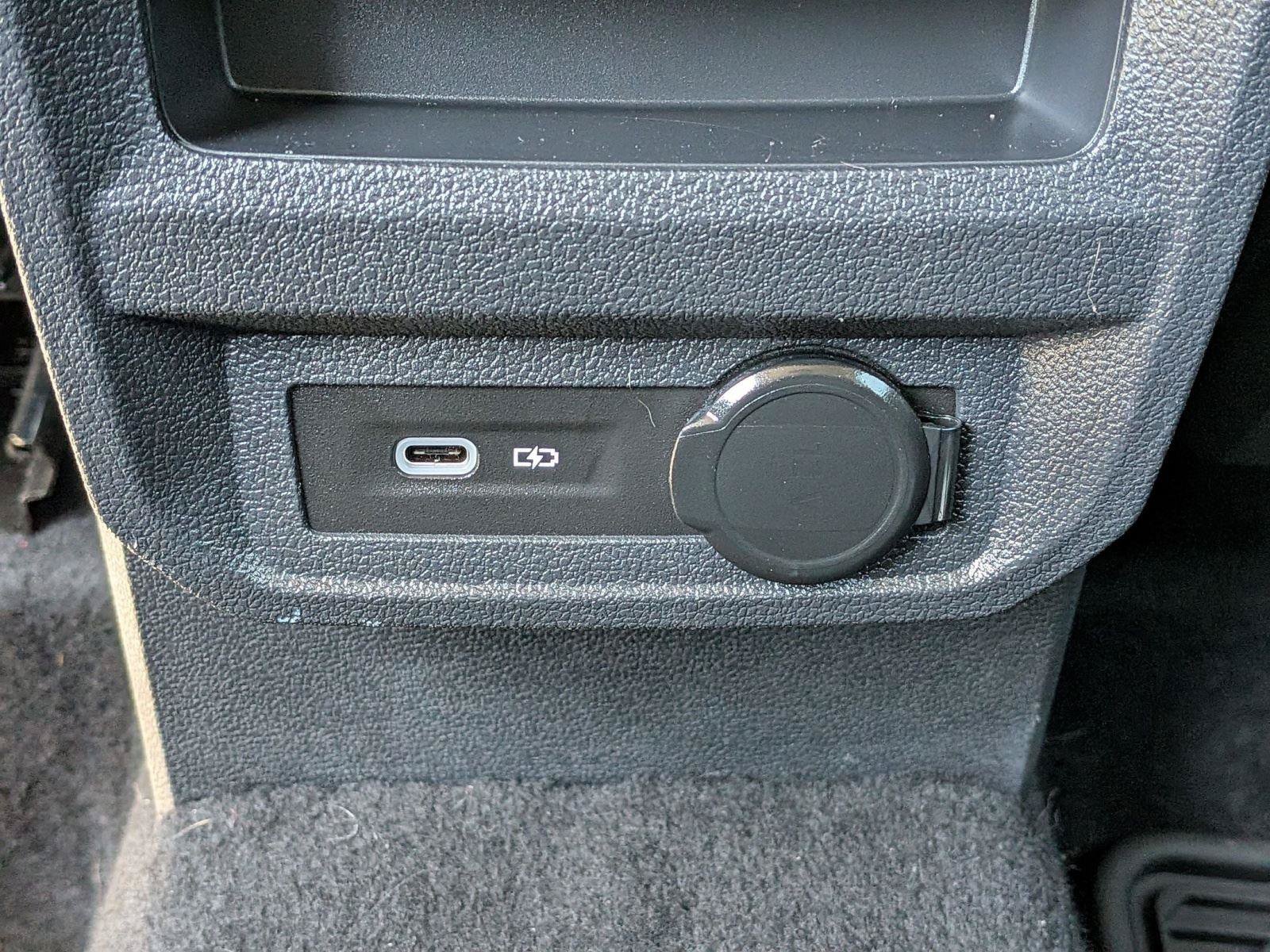 Used 2023 Volkswagen Tiguan SE FWD image 34