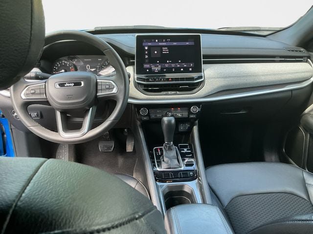 Used 2024 Jeep Compass Latitude AWD/4WD image 13