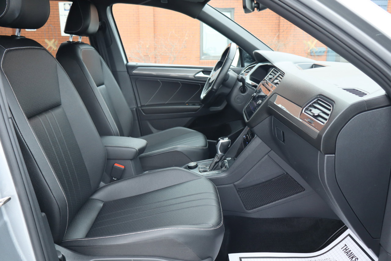 Used 2023 Volkswagen Tiguan SE R-Line image 24