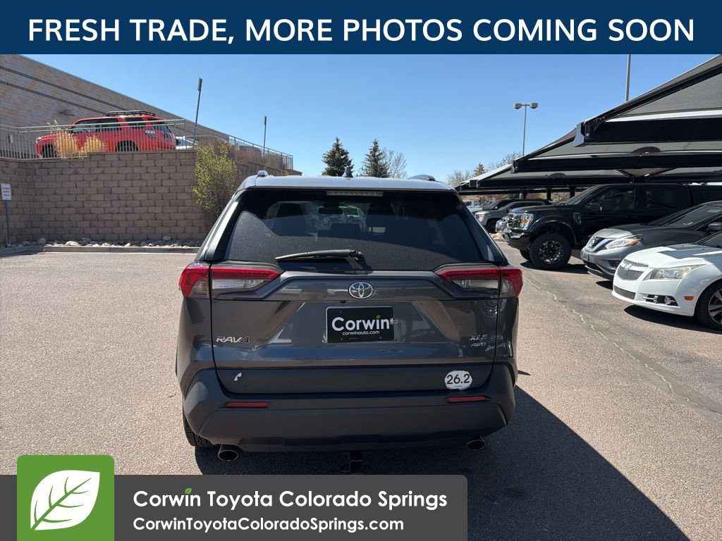Used 2019 Toyota RAV4 XLE AWD/4WD image 4