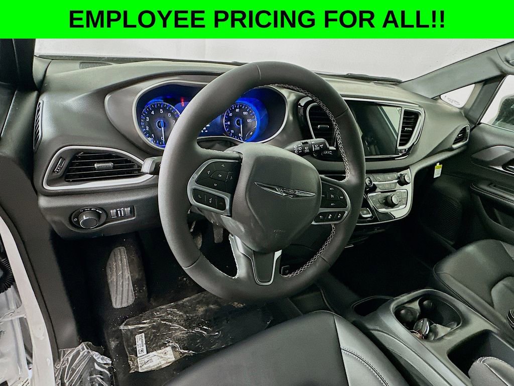 New 2026 Chrysler Voyager LX FWD image 13