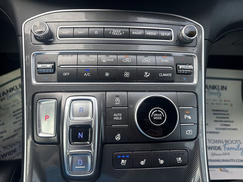 Used 2022 Hyundai Santa Fe Limited FWD image 17