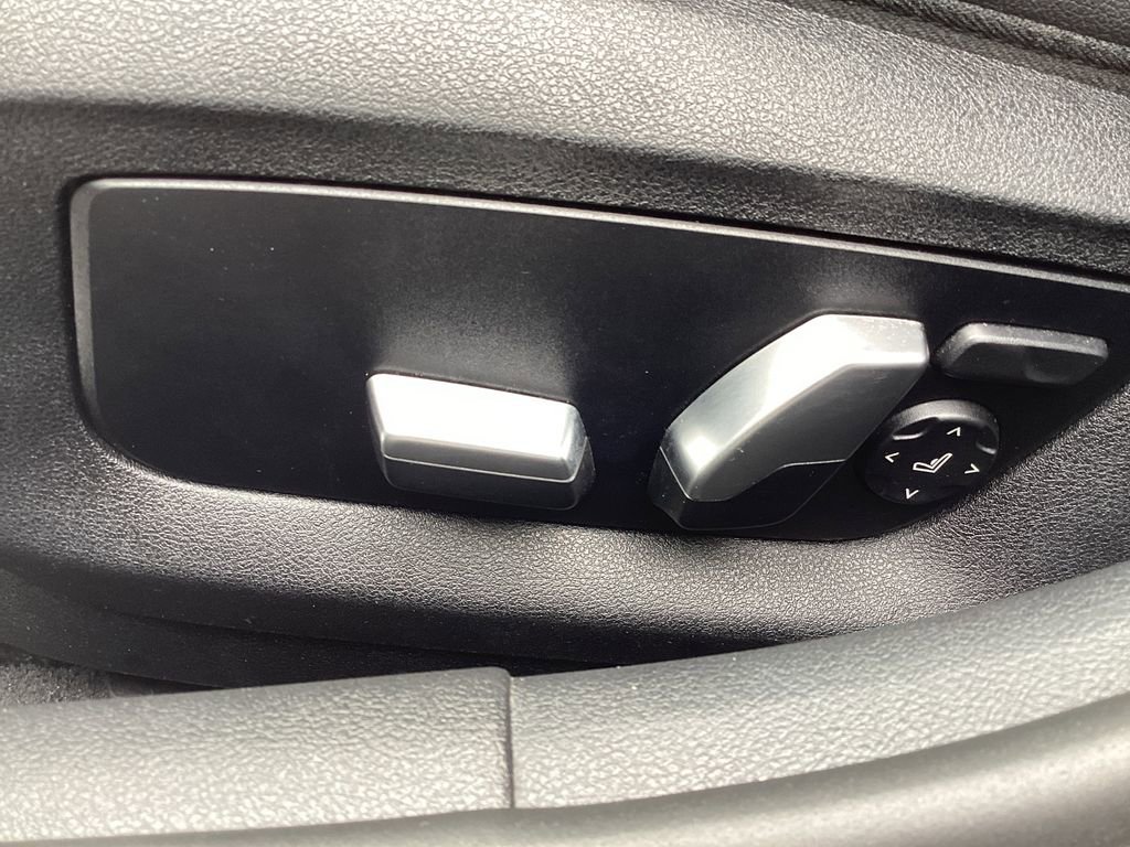 Used 2020 BMW 530i xDrive w/ Convenience Package image 50
